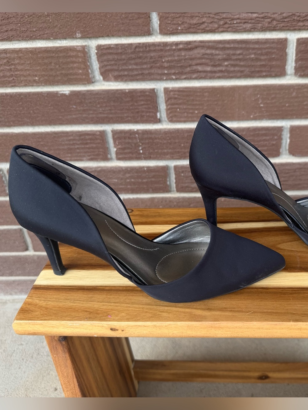 Bandolino Black D’Orsay Pointed Toe Pumps Women’s Size 7.5M Classic Career Heels